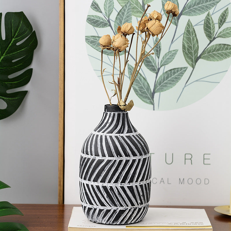Elegant Ceramic Vase - Modern Decor for Any Space