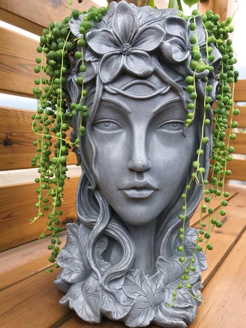 Nordic Venus Statue - Elegant Succulent Holder