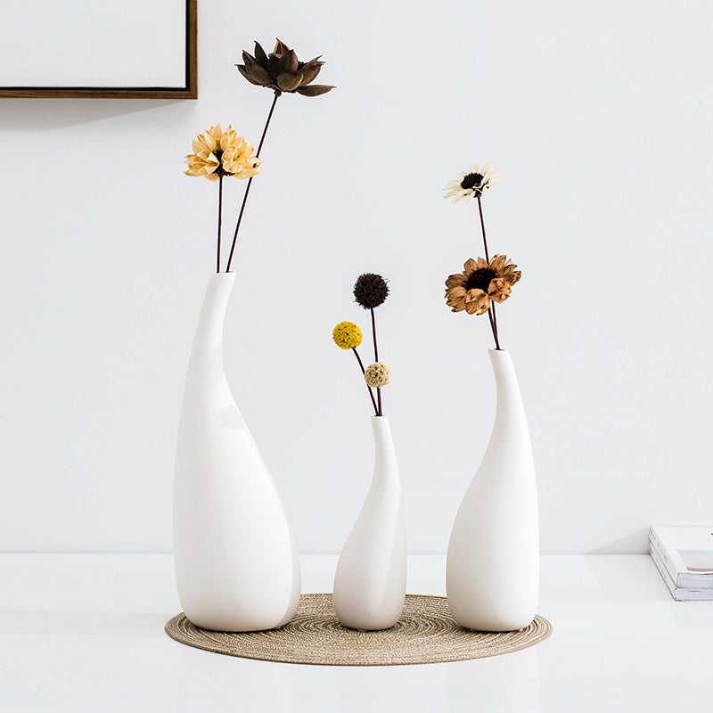Modern Ceramic Vase - Perfect for Dried Flowers