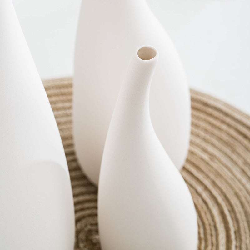 Modern Ceramic Vase - Perfect for Dried Flowers