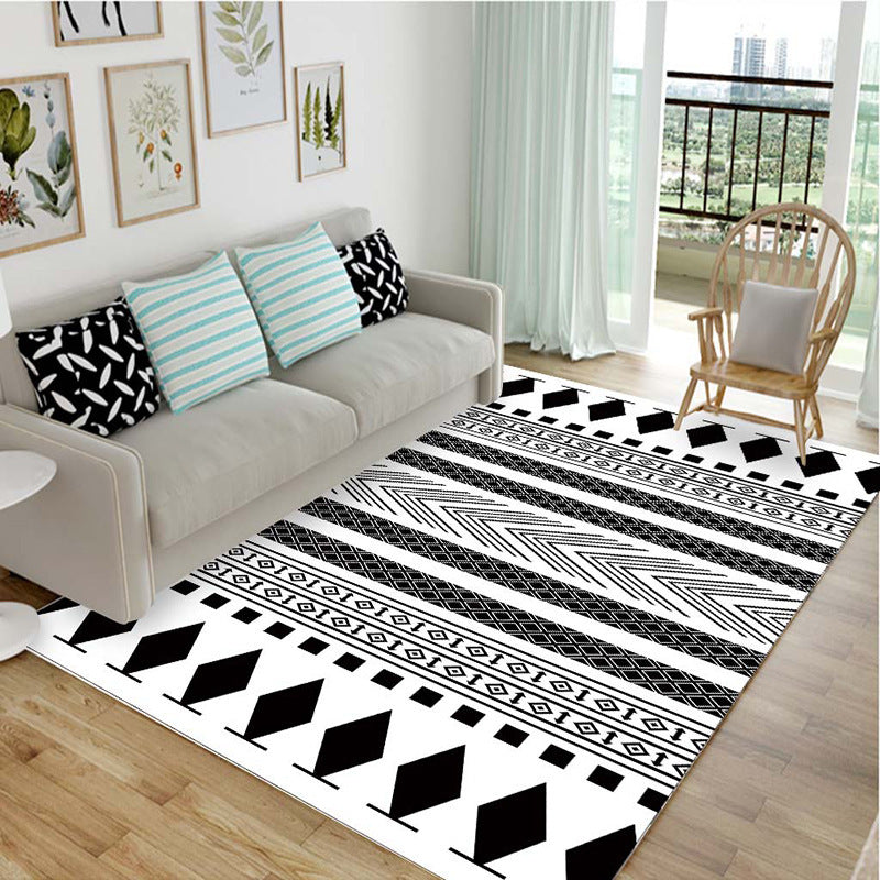Stylish Black & White Area Rug - Versatile Home Decor