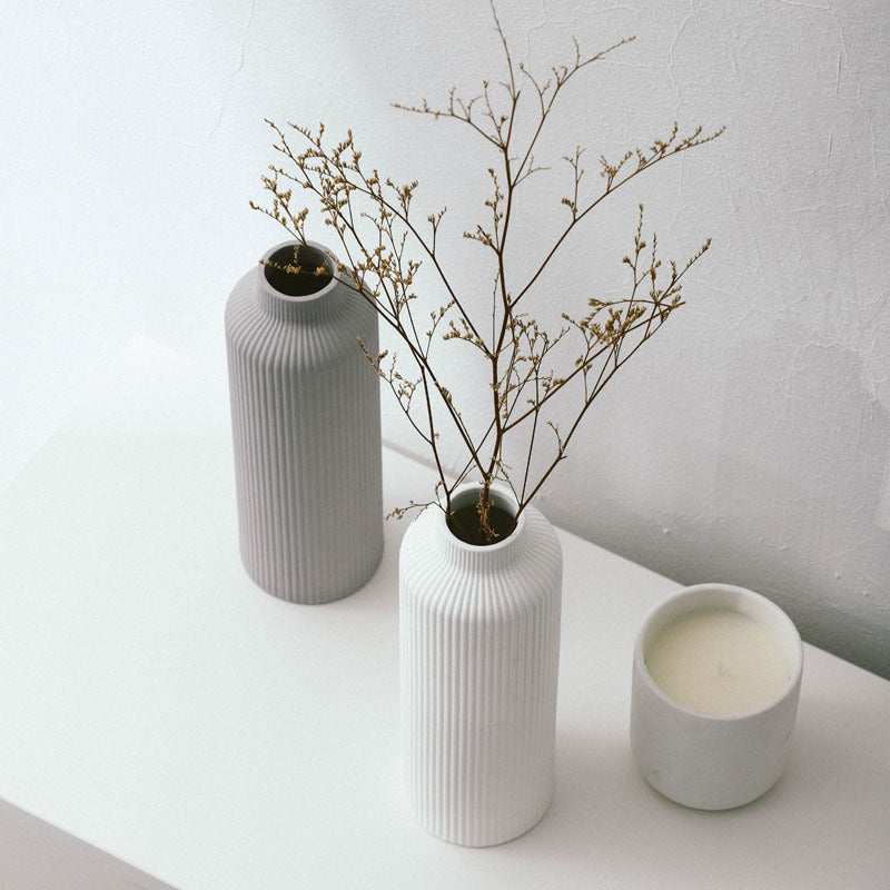 Elegant Ceramic Vase - Stylish Home Decor Accent