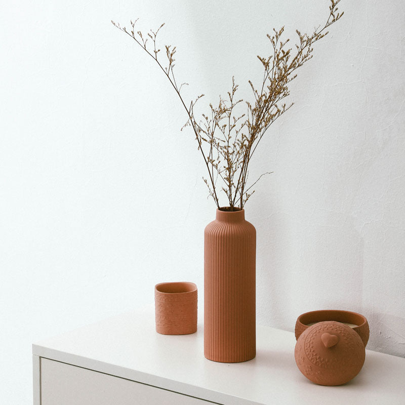 Elegant Ceramic Vase - Stylish Home Decor Accent