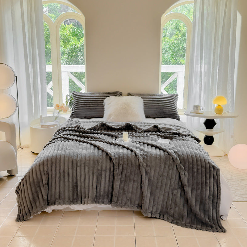 Ultra-Soft Plush Blanket - Comfort for Every Occasion