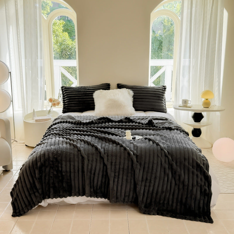 Ultra-Soft Plush Blanket - Comfort for Every Occasion