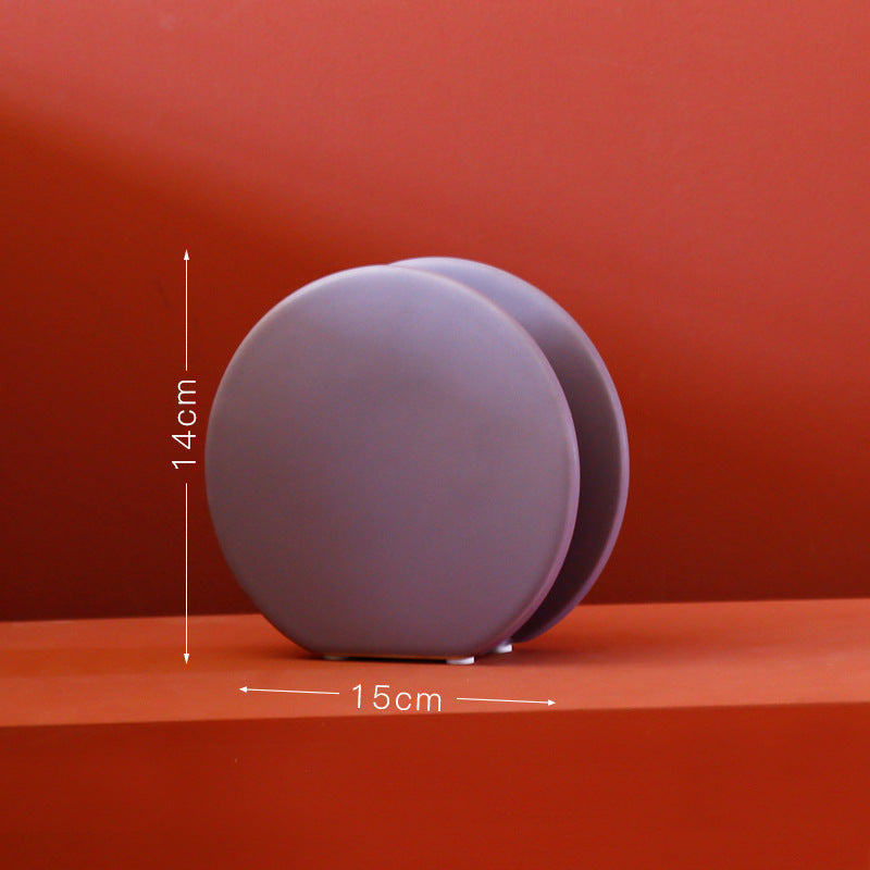 Elegant Ceramic Vase - Perfect for Any Occasion