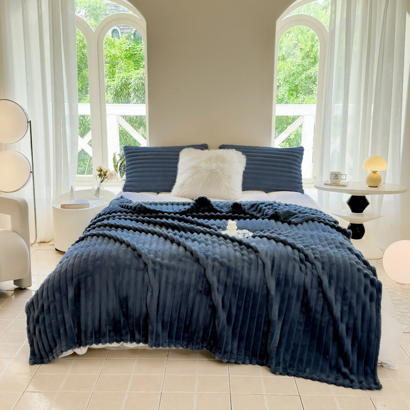 Ultra-Soft Plush Blanket - Comfort for Every Occasion