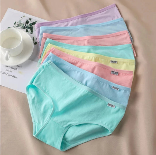 Comfortable Cotton Panties - 7-Pack in Vibrant Colors