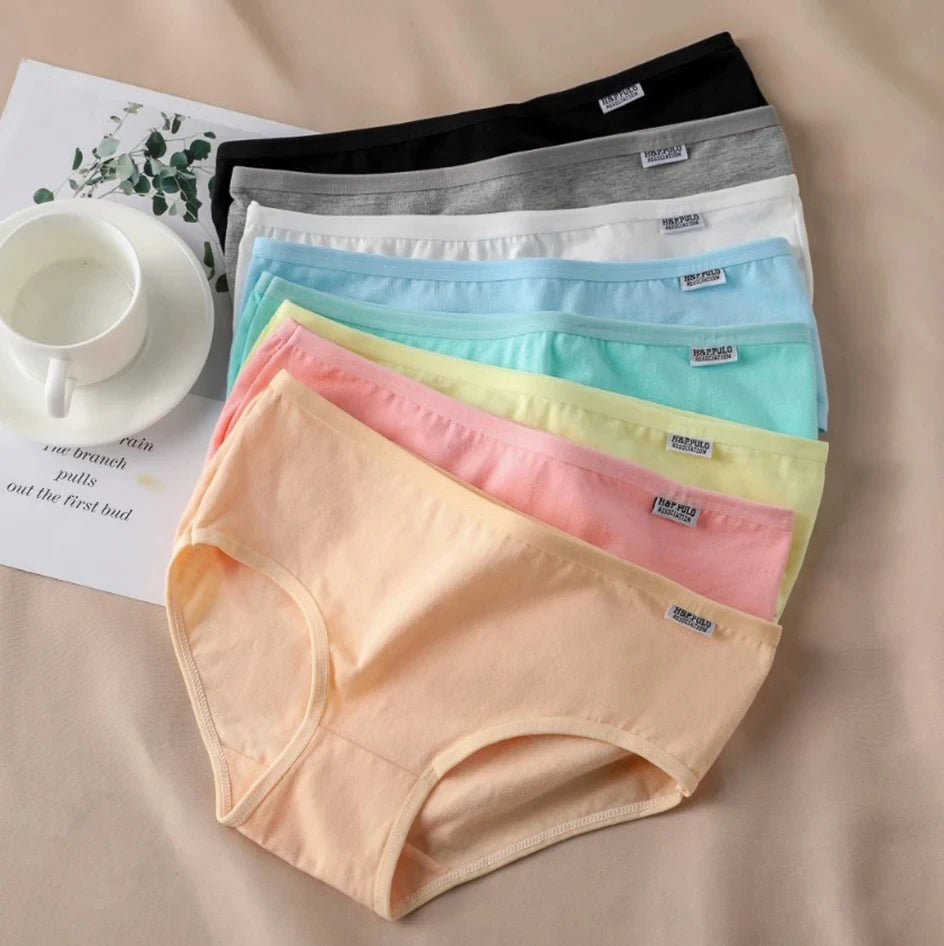 Comfortable Cotton Panties - 7-Pack in Vibrant Colors
