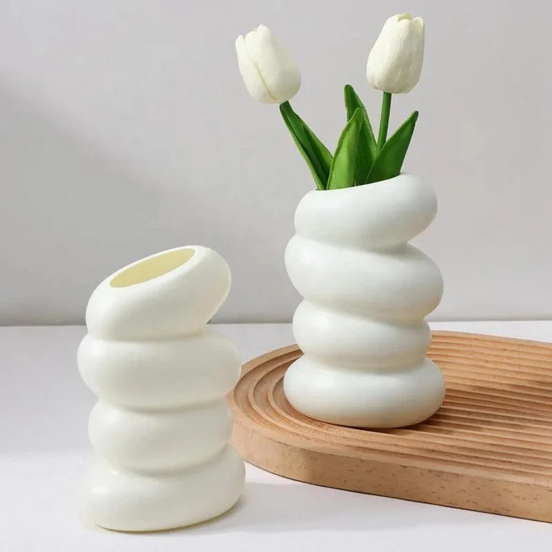 Nordic Spiral Vase - Modern Floral Display Solution
