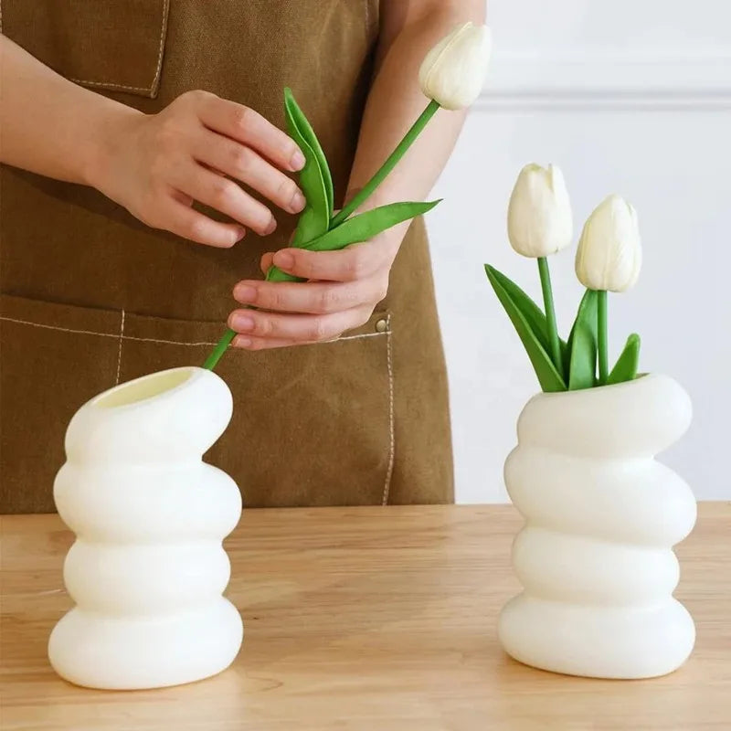 Nordic Spiral Vase - Modern Floral Display Solution