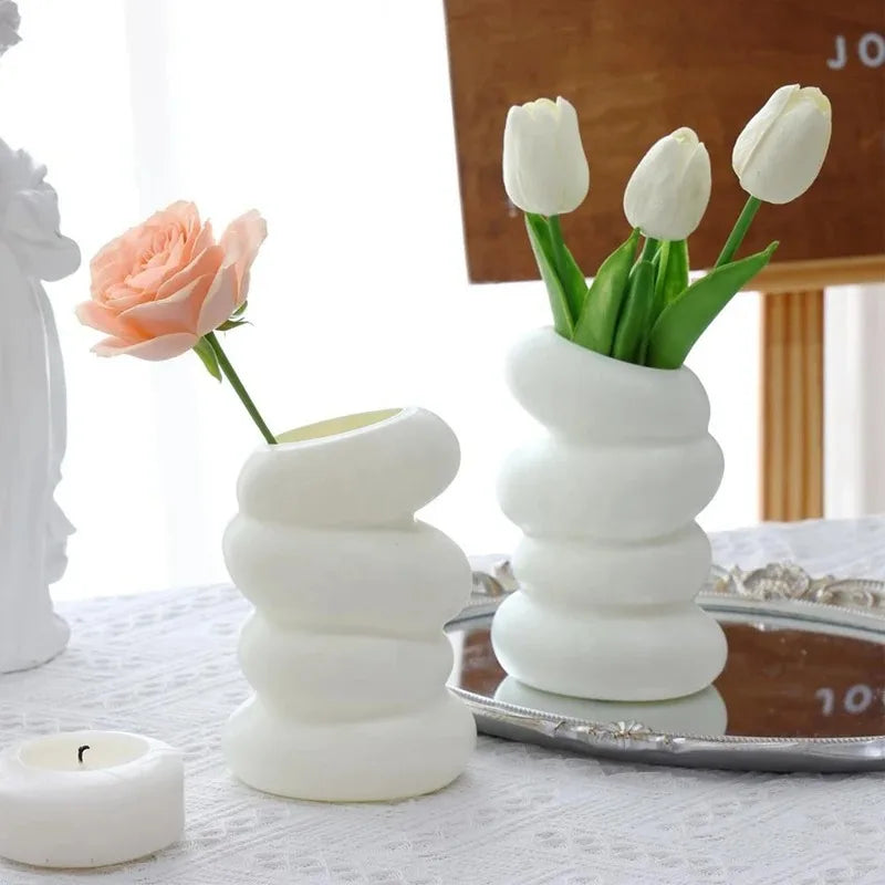 Nordic Spiral Vase - Modern Floral Display Solution