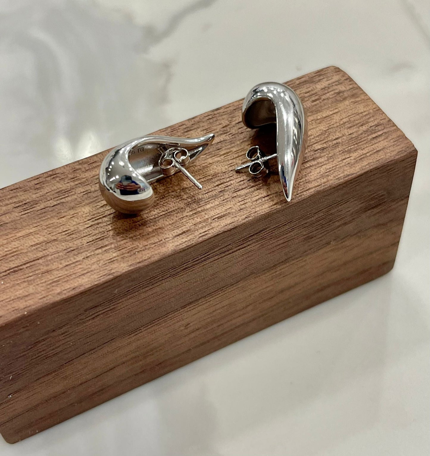 925 Sterling Silver Teardrop Stud Earrings