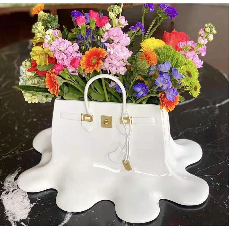 Chic Resin Bag Vase - Perfect for Floral Arrangements