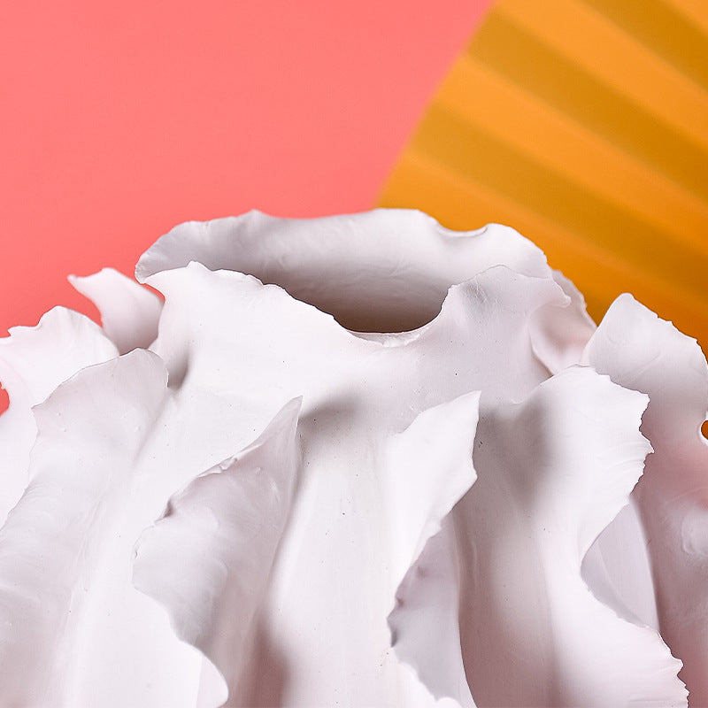 Elegant Ceramic Flower Vase - Perfect for Home Decor