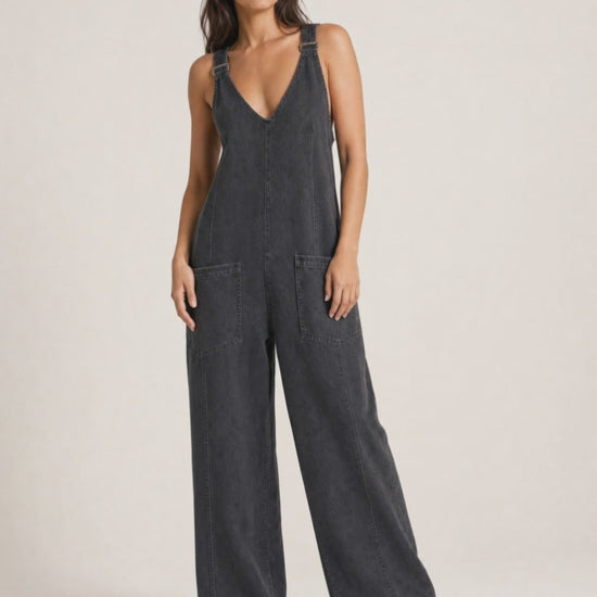Vella Co 360 spin video | 19 | Adjustable Strap Jumpsuit - Effortless Style & Comfort