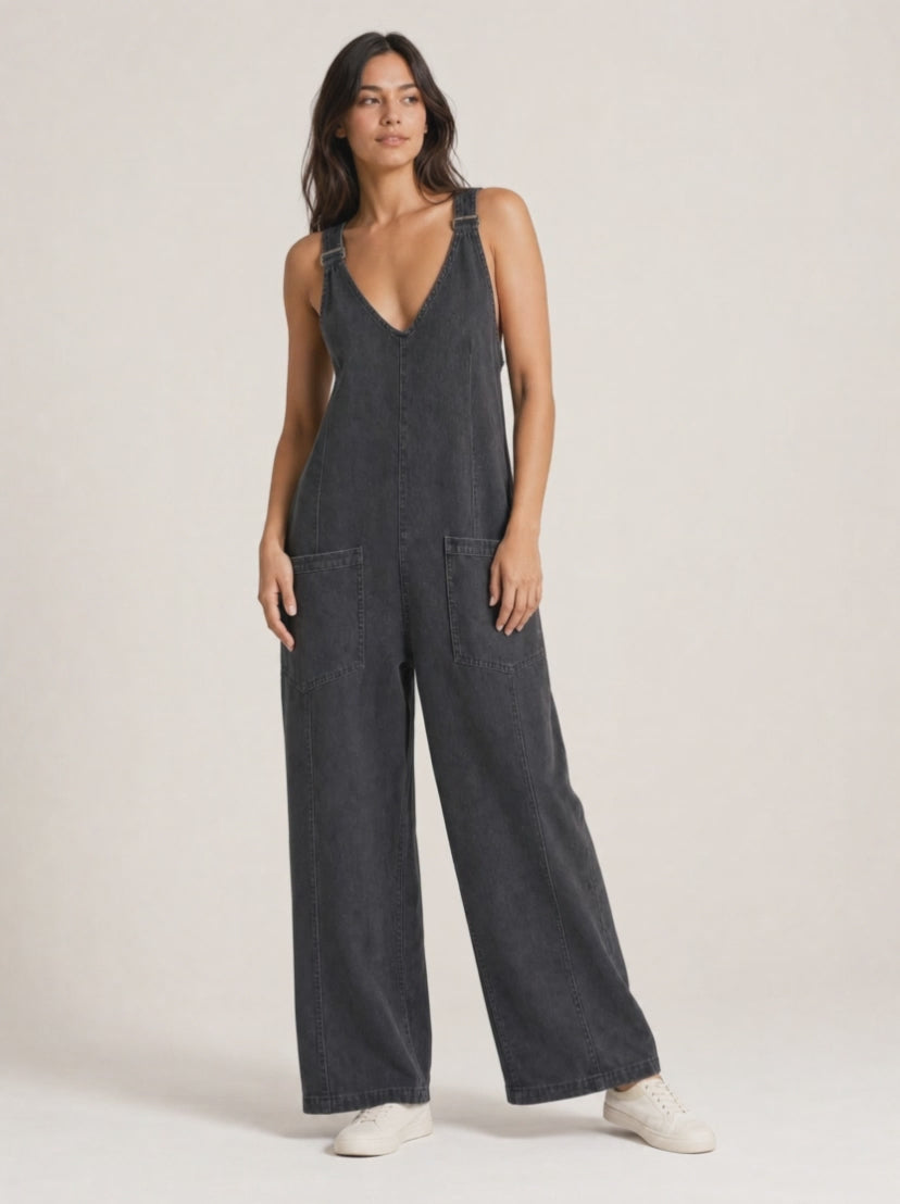 Vella Co 360 spin video | 19 | Adjustable Strap Jumpsuit - Effortless Style & Comfort